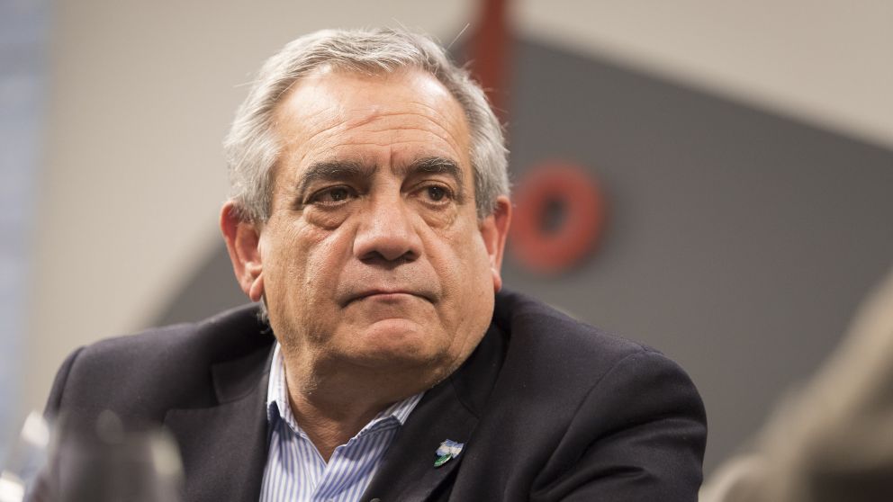 Iannizzotto: "Es la política la que debe conducir y no la economía"