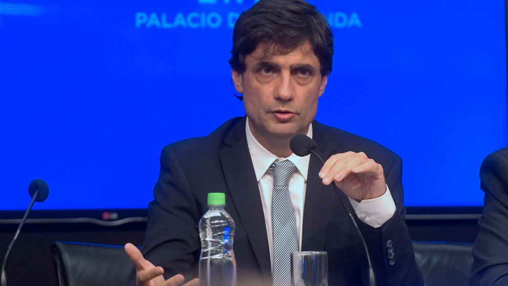 Lacunza gestionó la postergación de la reunión, que iba a ser mañana