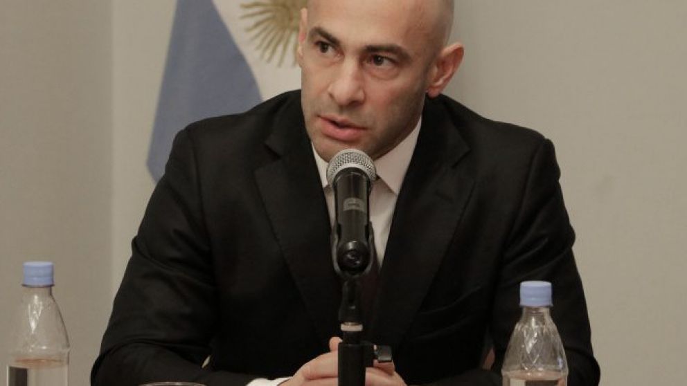 Massoni apuntó contra grupos narcos