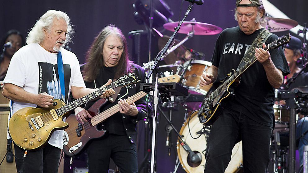 Neil Young publicará un nuevo trabajo junto a Crazy Horse