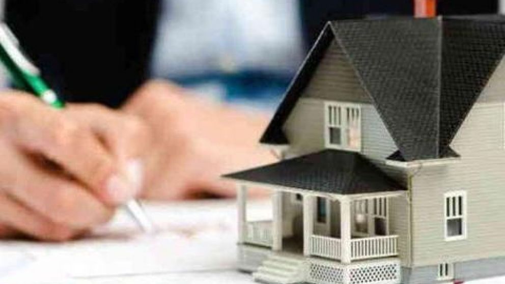 El regreso del cr�dito hipotecario volvi� a cambiar las cuentas de miles de familias argentinas. Una de las preguntas m�s repetidas del mercado inmobiliario: �conviene comprar o alquilar?