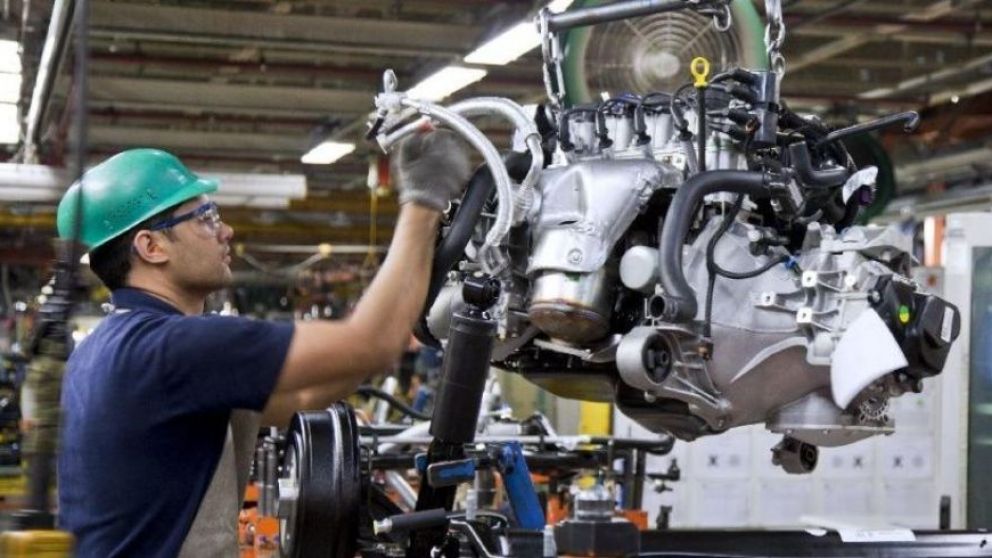 Automotrices suspenden su actividad por 48 horas