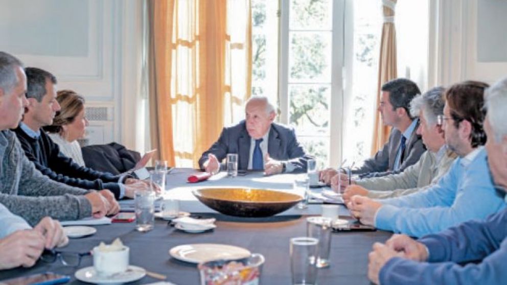 Lavagna no tiene prevista una reunión con Macri