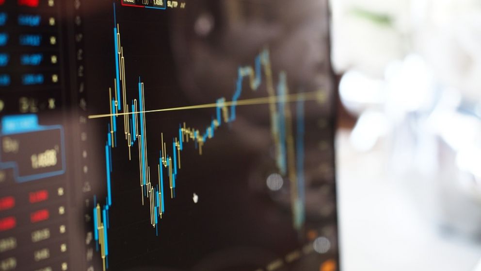 Baja el Riesgo Pa�s y la Bolsa aprovecha el envi�n: sube 3,9%