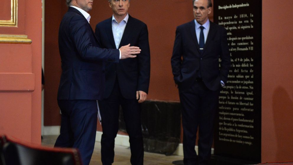 El Presidente con su compañero de fórmula y el secretario De Andreis