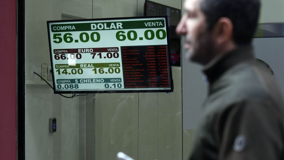 Ferreres afirmó que "el dólar tiene el precio que tiene que tener; a $57,30 es el correcto"