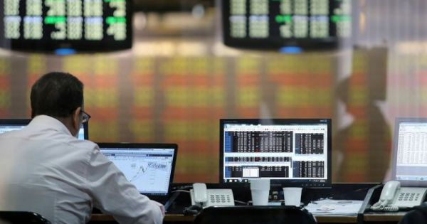 Bonos argentinos suben 1,2% y riesgo país cae a 435 puntos