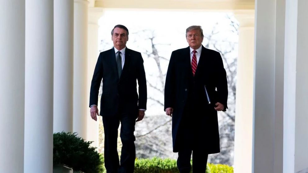 Trump envi� un documento escrito de pu�o y letra a Bolsonaro para dar la noticia