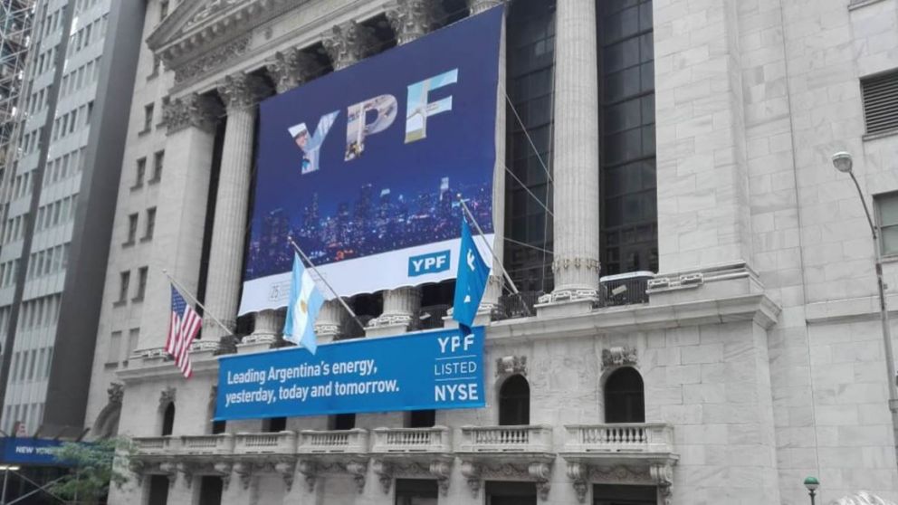 Burford Capital compró a los Eskenazi el 70% del juicio por YPF
