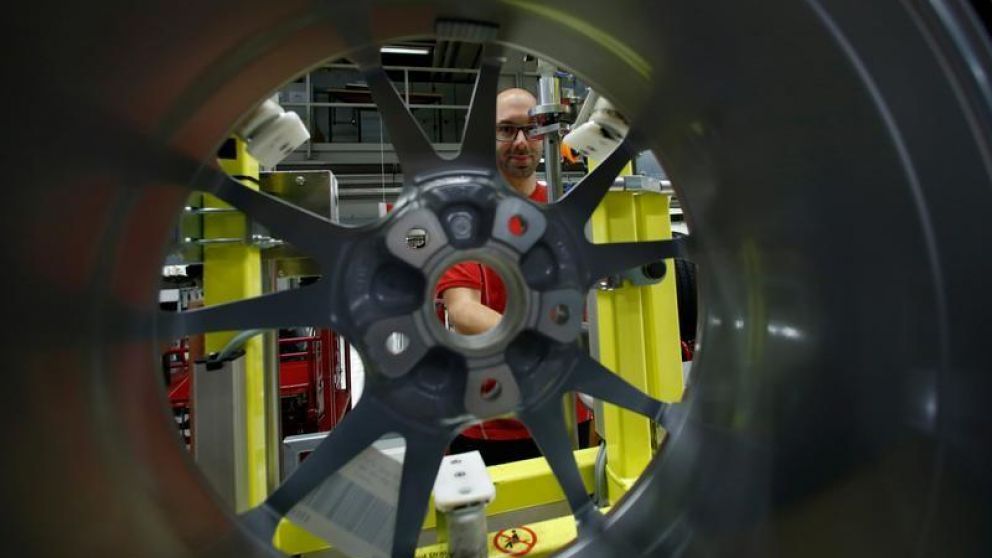 La industria cayó 9,4% en el primer semestre del año, según el Indec