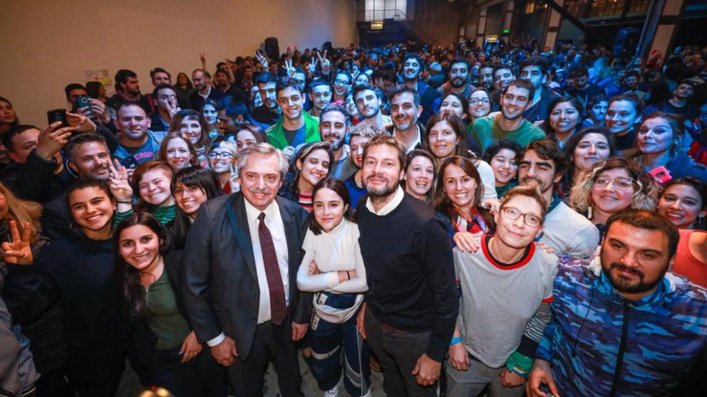 Fernández y Lammens apuntan al voto joven en la Ciudad