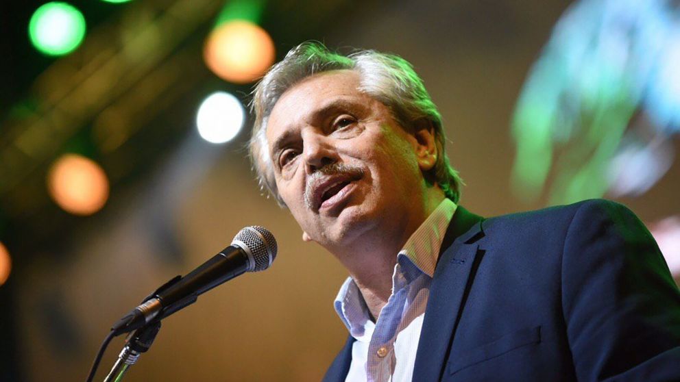 Alberto Fernández se reunió con jubilados en Lomas de Zamora