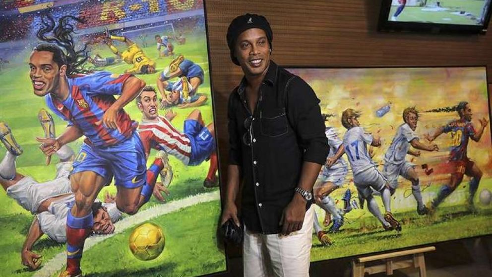 Ronaldinho: en medio de un embargo y sin pasaportes