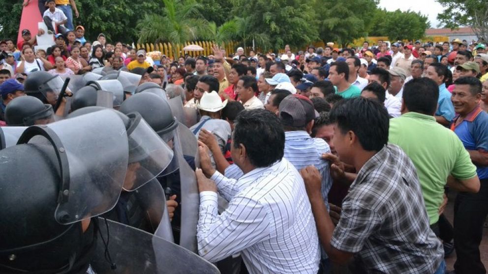 Aprueba sanciones carcelarias para las protestas en Tabasco