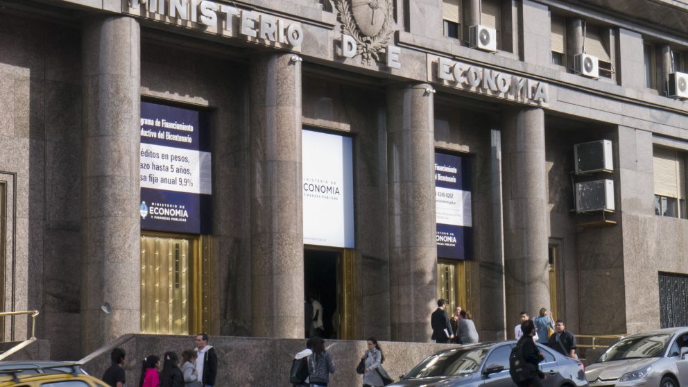 Privados renovaron el 100% de las letras en pesos