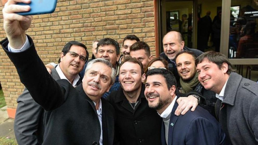 Selfie con Perotti, y apoyo decidido del santafesino