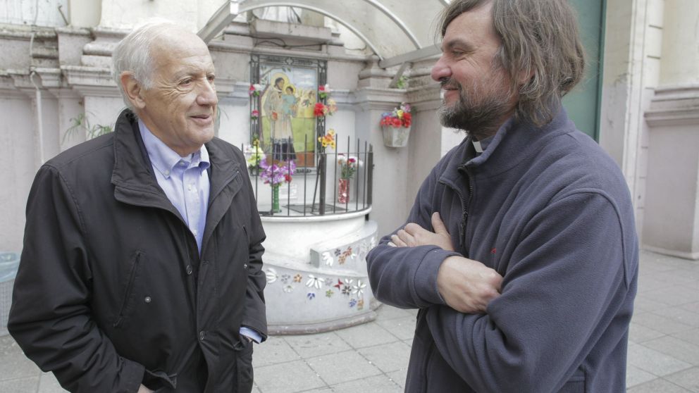 Lavagna visitó al padre Pepe Di Paola