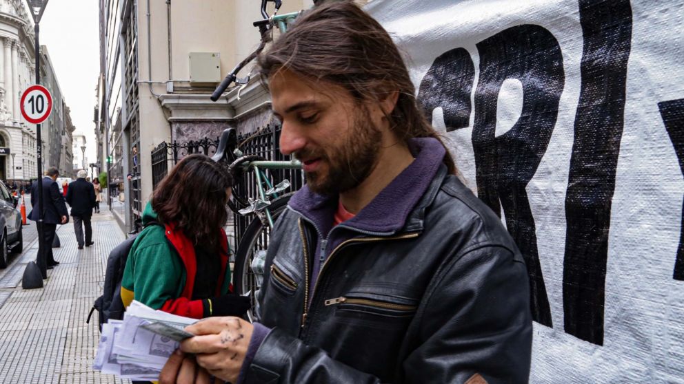 Grabois presentó su denuncia tras un acto frente al Banco Central