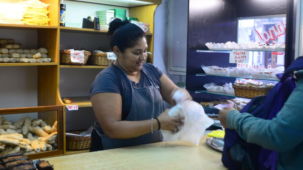 Por el costo impositivo y de tarifas, sube la venta clandestina