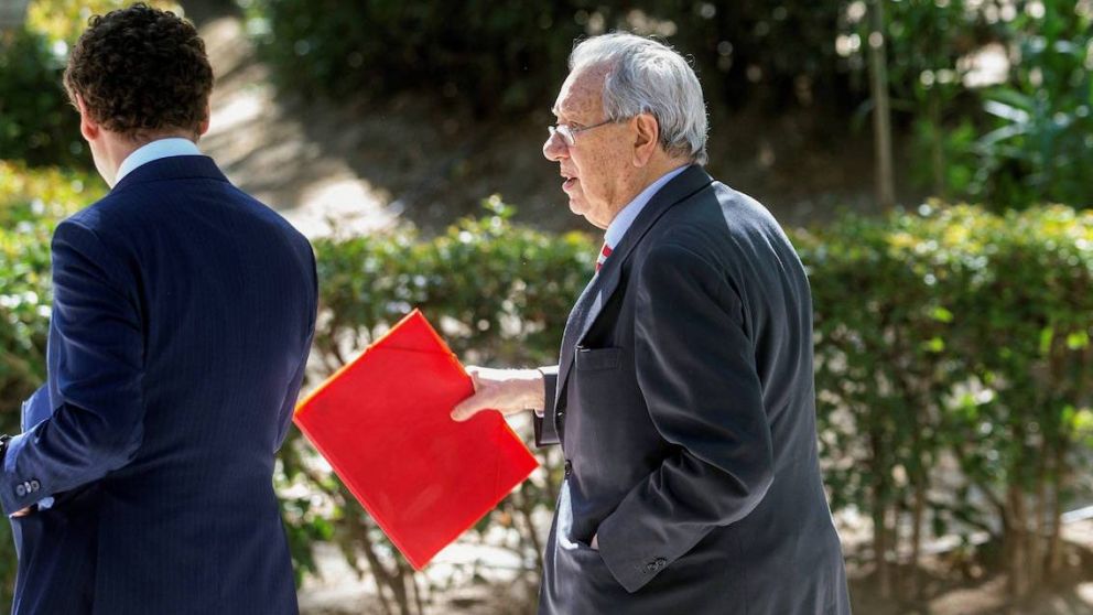 Raúl Morodo, al salir de la Audiencia Nacional tras declarar ante el juez Pedraz