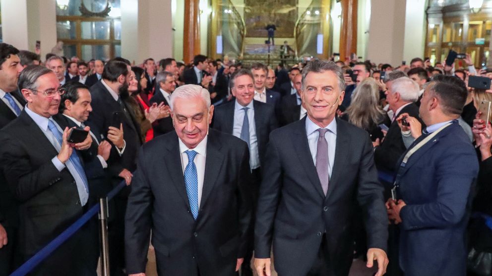 Macri junto a Gabbi y Dujovne en la Bolsa de Buenos Aires
