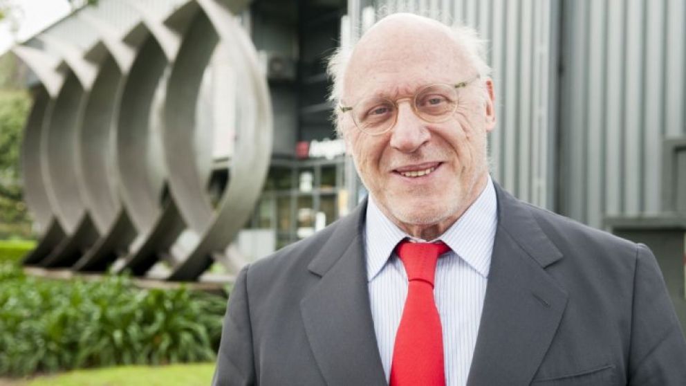 Julio Crivelli afirmó que muchas empresas "no son grandes por tener empleados de baja productividad"