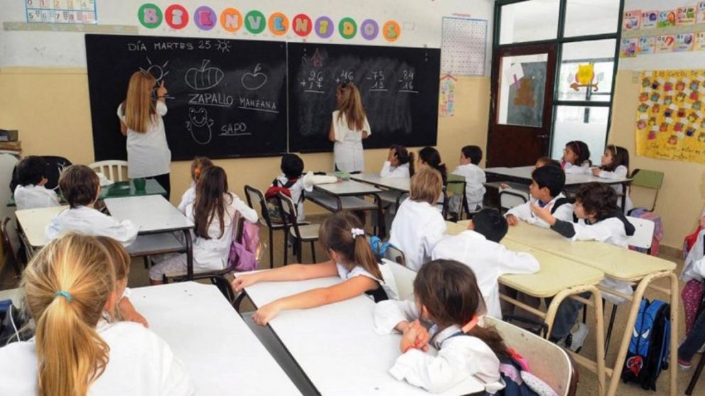 Solo el 5% de los argentinos ve a la educación como el principal problema del país