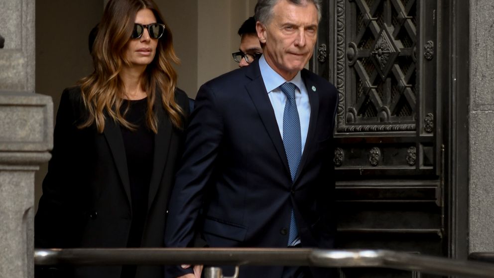 Macri sale del Congreso tras despedir los restos de De la Rúa