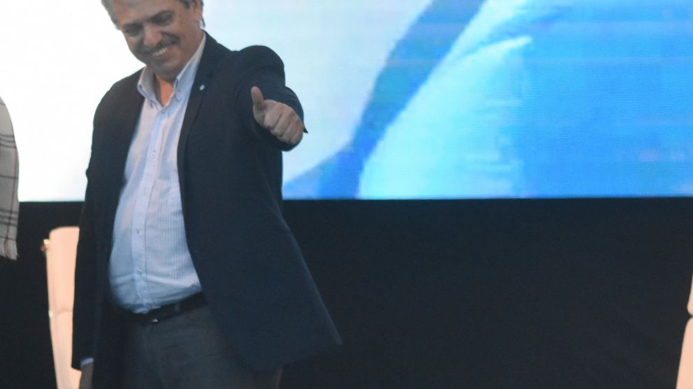 Fernández sale a apuntalar al Frente de Todos en Mar del Plata