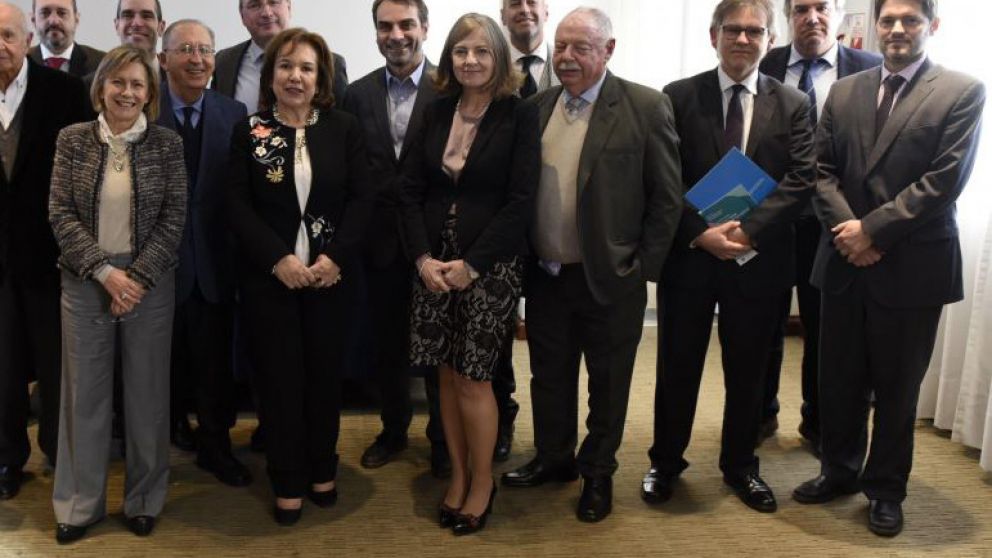 La Comisión Redactora se reunió con el ministro