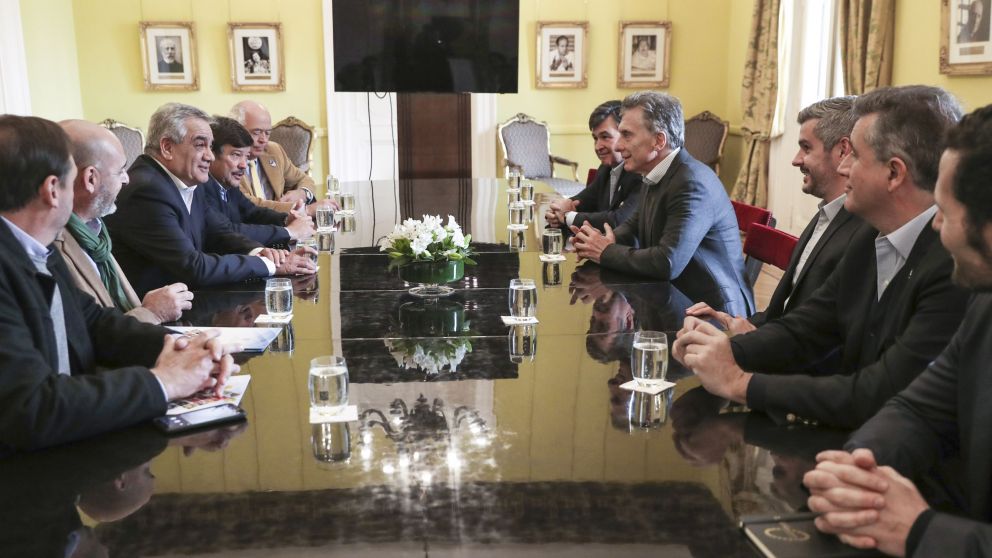 Macri recibió en la Casa Rosada a representantes de la Mesa de Enlace de Entidades Agropecuarias