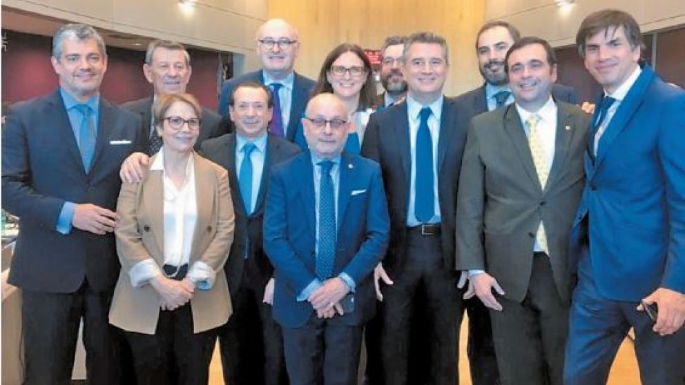 El canciller Jorge Faurie junto a Sica, Etchevehere y el resto de la comitiva