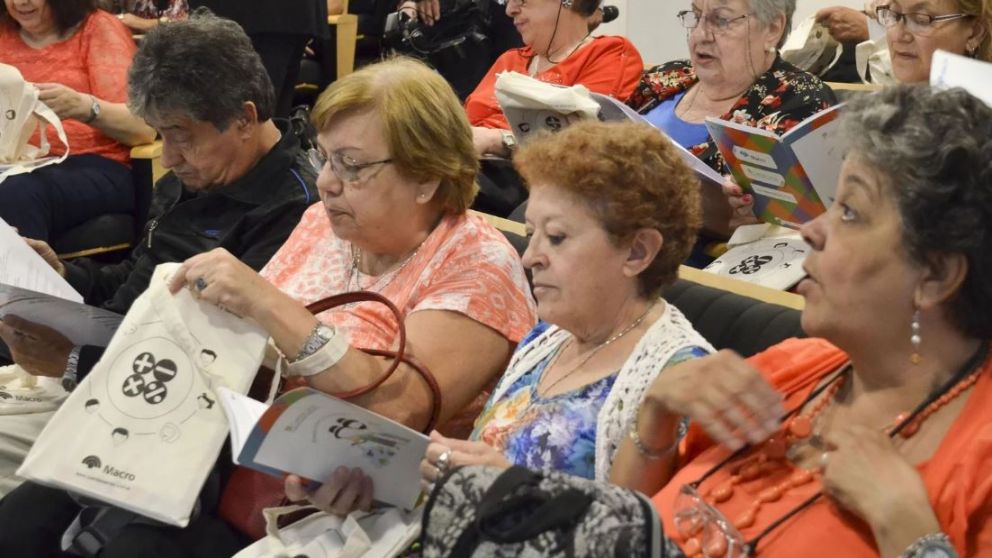 Solo un 10% de las mujeres en edad de jubilarse tiene condiciones para hacerlo, dice el CEPA