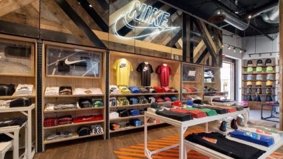 Dass se dedica a fabricar zapatillas deportivas sólo para Nike