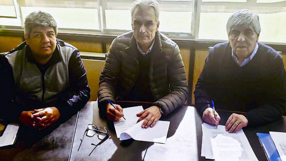 El acuerdo se firmó, pero siguen las diferencias
