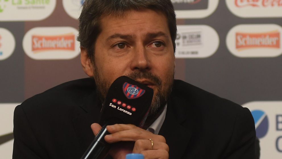 Lammens aguarda la definición en el frente