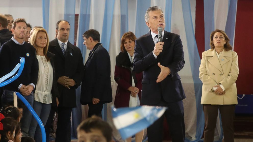 En Rosario, Macri le dio un tono de campaña al acto por el Día de la Bandera
