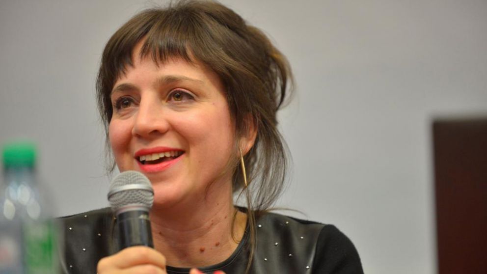 Para D'Alessandro, "la única salida es la reestructuración de la deuda"