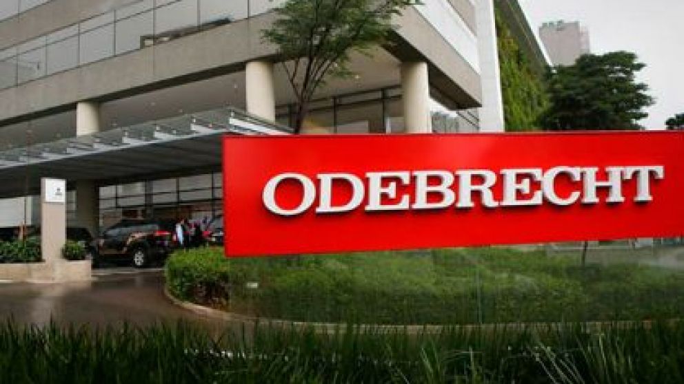 La empresa está acusada de sobornos en 12 países