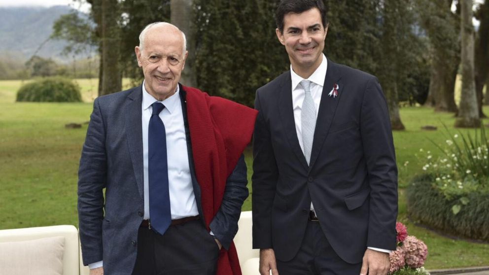 Lavagna posó con poncho salteño junto a Urtubey