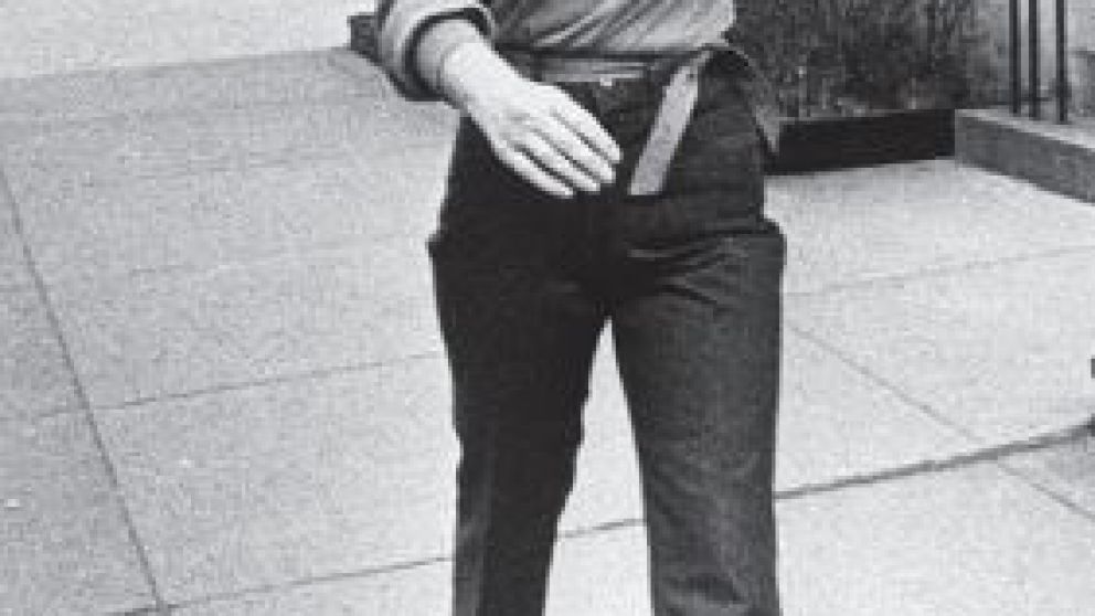 Descendiente de un magnate con imperio naviero y de los ferrocarriles, con menos sólo 10 años saltó a la fama por un juicio por su custodia