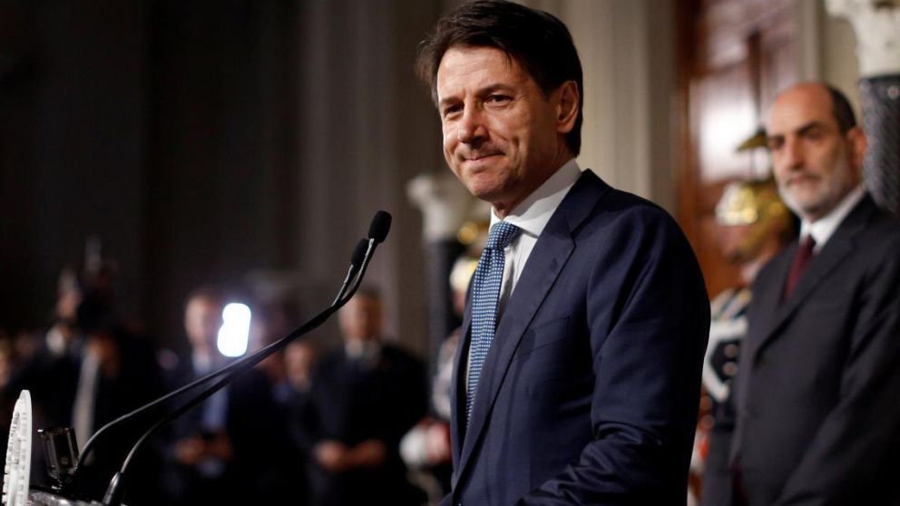 Conte, ministro de Economía italiano, ya habló de renegociación