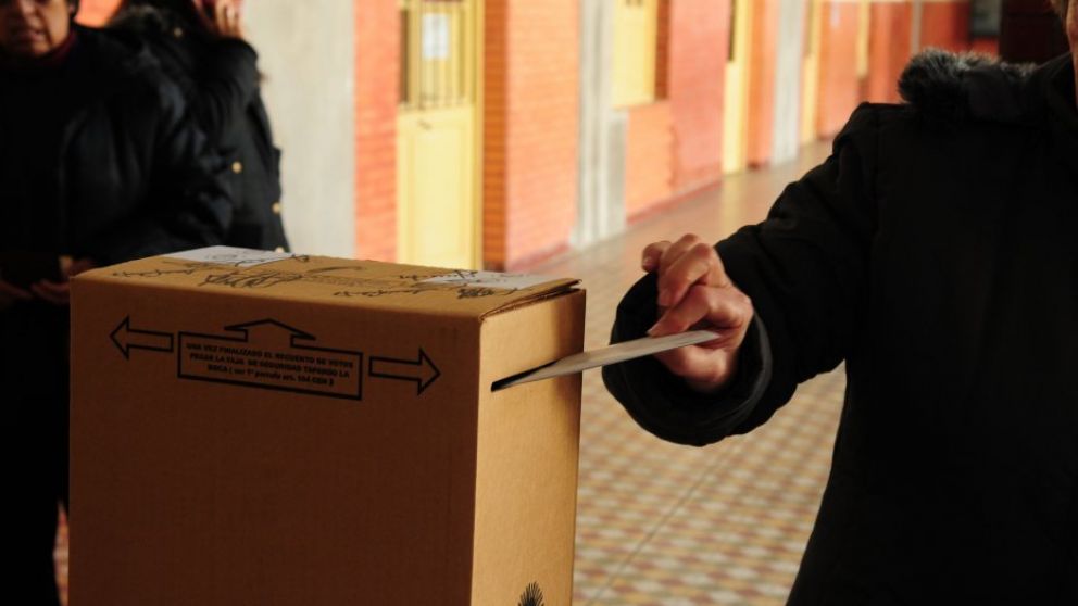 Santa Fe dio la sorpresa y rompió la seguidilla de triunfos de oficialismos provinciales