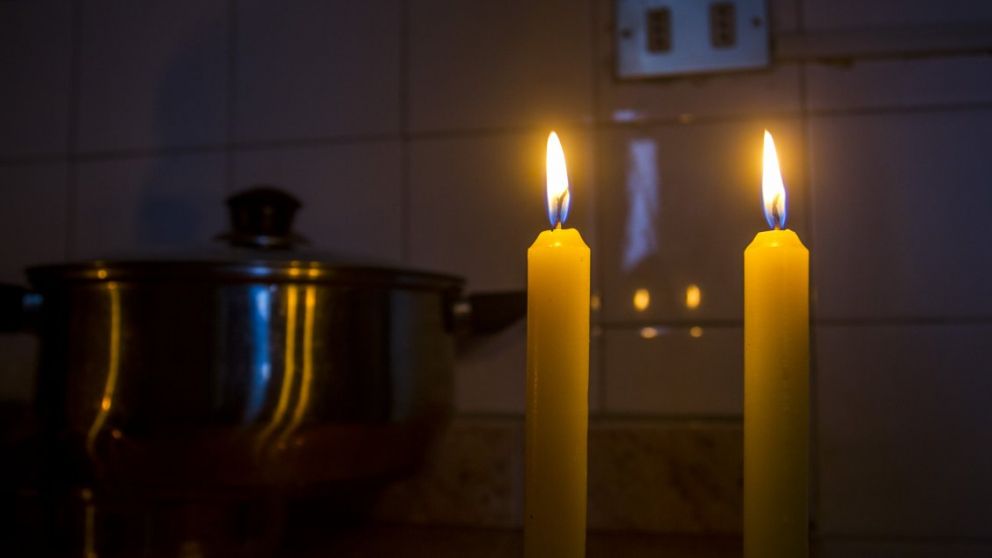 Hay más de 13 mil usuarios sin luz por el temporal en el AMBA.