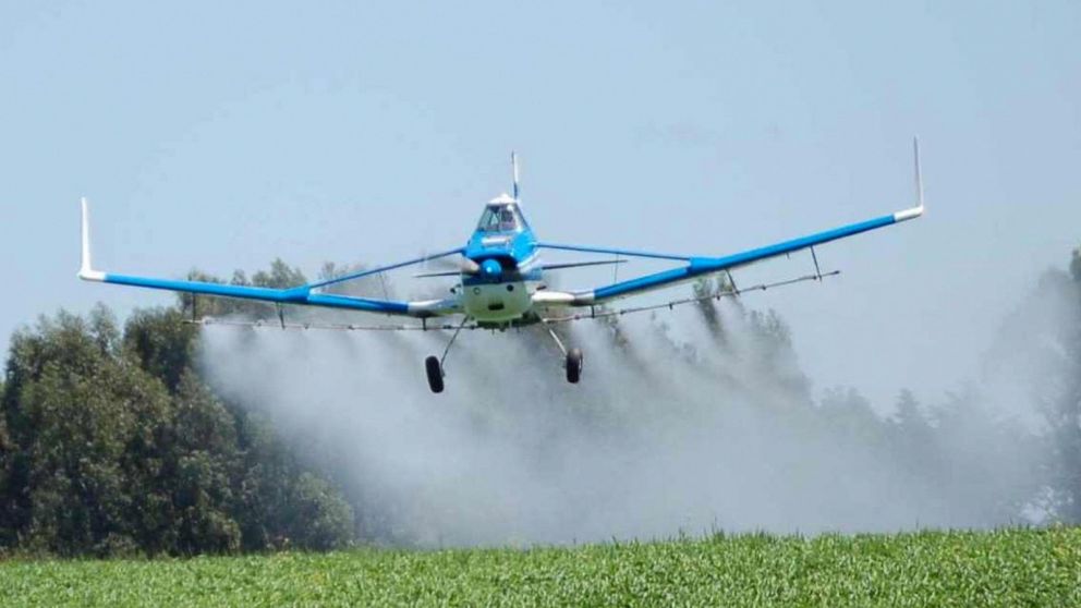 Aviones, lejos de escuelas