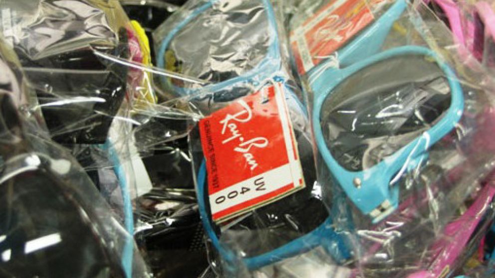 Caída de 40% en anteojos