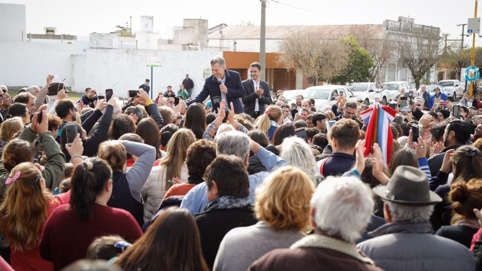 Macri, en campaña, visitó el pueblo de Los Cóndores