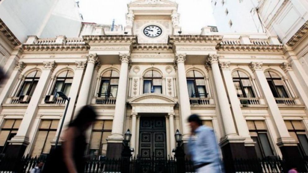 El BCRA reconoció a inversores que deberá usar u$s3.000 M para completar el desarme de Lebacs