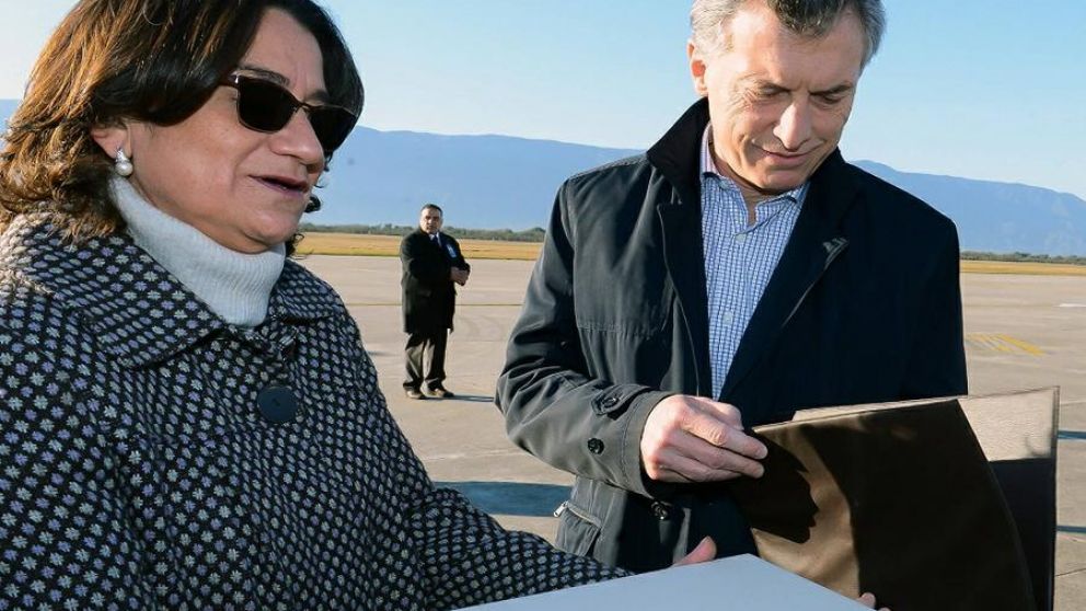 Macri inauguró un tramo de ruta pavimentado en Catamarca y prometió más obras