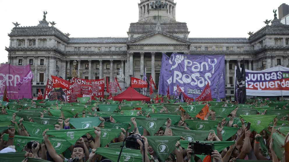 Aborto legal: la izquierda impulsa convocar una consulta popular vinculante